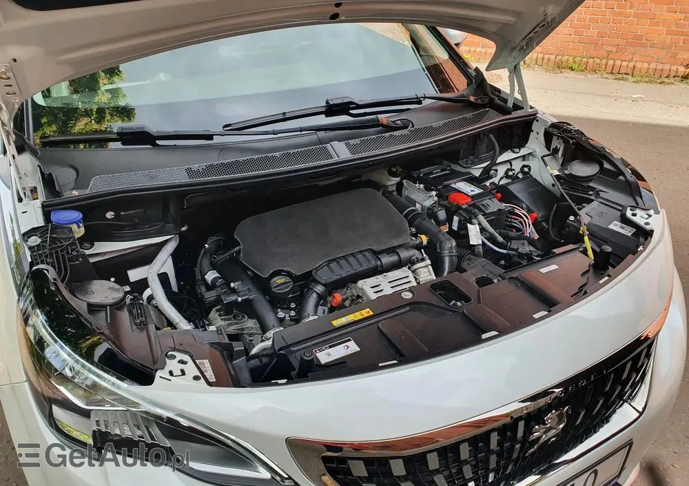 PEUGEOT 3008 1.2 PureTech Allure S&S EAT8