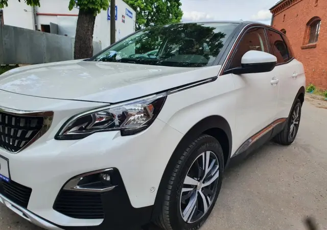 PEUGEOT 3008 1.2 PureTech Allure S&S EAT8