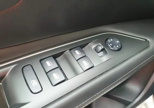 PEUGEOT 3008 1.2 PureTech Allure S&S EAT8