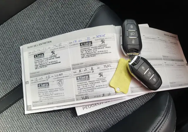 PEUGEOT 3008 1.2 PureTech Allure S&S EAT8