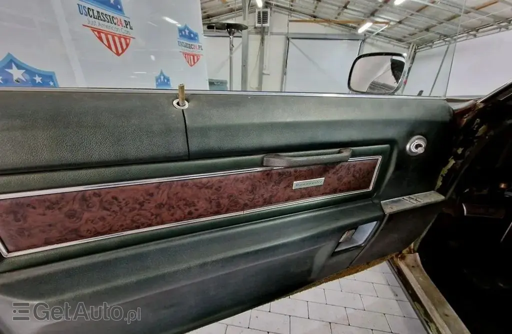 PONTIAC Bonneville 