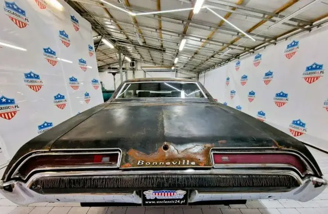 PONTIAC Bonneville 