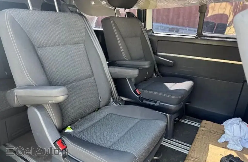 VOLKSWAGEN Caravelle 