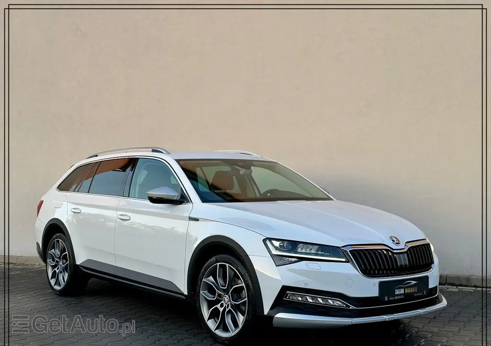 SKODA Superb 2.0 TDI 4x4 DSG Scout