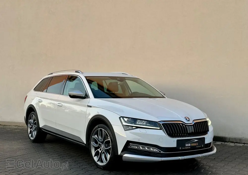 SKODA Superb 2.0 TDI 4x4 DSG Scout