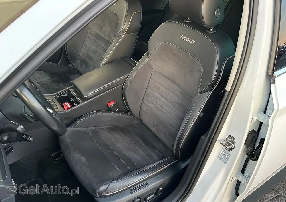 SKODA Superb 2.0 TDI 4x4 DSG Scout