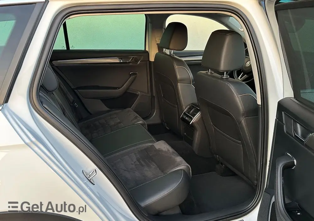 SKODA Superb 2.0 TDI 4x4 DSG Scout