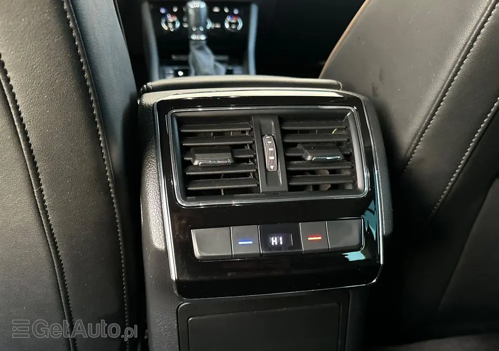 SKODA Superb 2.0 TDI 4x4 DSG Scout