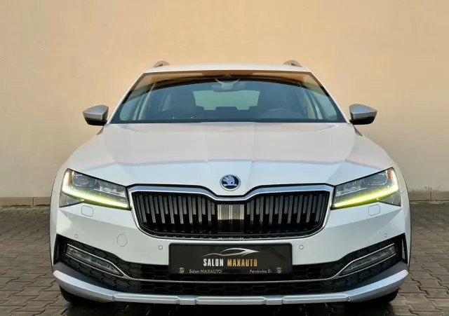 SKODA Superb 2.0 TDI 4x4 DSG Scout