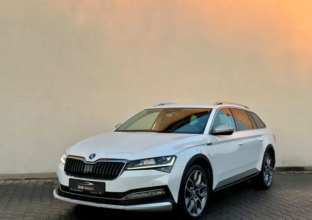 SKODA Superb 2.0 TDI 4x4 DSG Scout