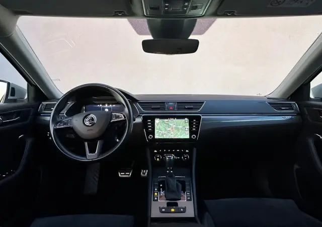 SKODA Superb 2.0 TDI 4x4 DSG Scout