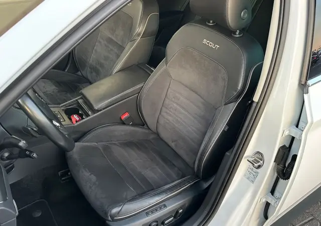 SKODA Superb 2.0 TDI 4x4 DSG Scout