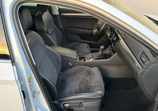 SKODA Superb 2.0 TDI 4x4 DSG Scout