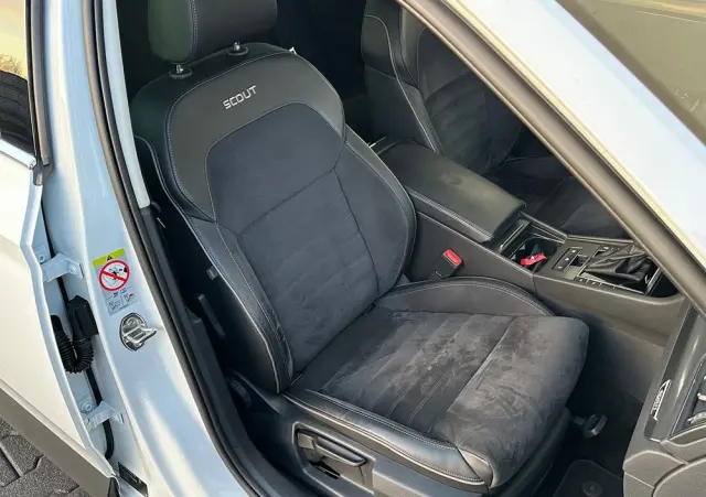 SKODA Superb 2.0 TDI 4x4 DSG Scout