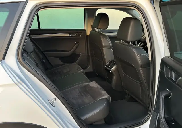 SKODA Superb 2.0 TDI 4x4 DSG Scout