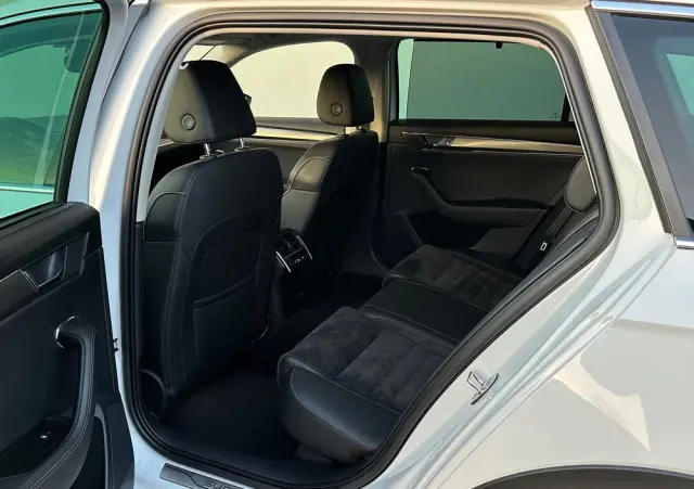 SKODA Superb 2.0 TDI 4x4 DSG Scout