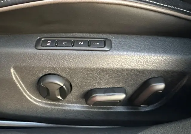 SKODA Superb 2.0 TDI 4x4 DSG Scout