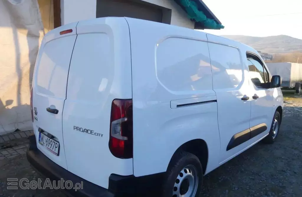 TOYOTA Proace 