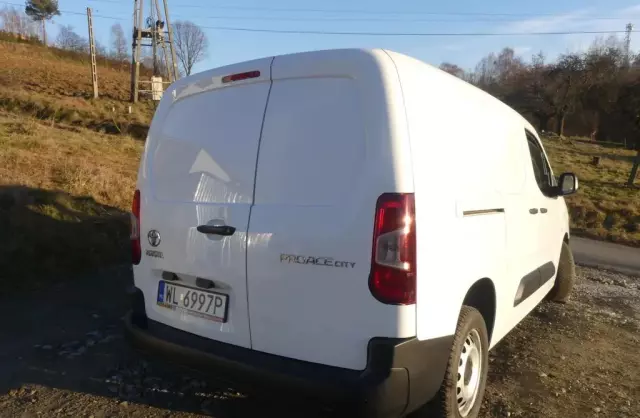 TOYOTA Proace 
