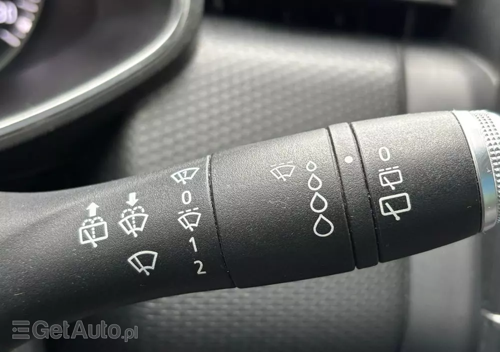 RENAULT Clio 1.0 TCe Intens