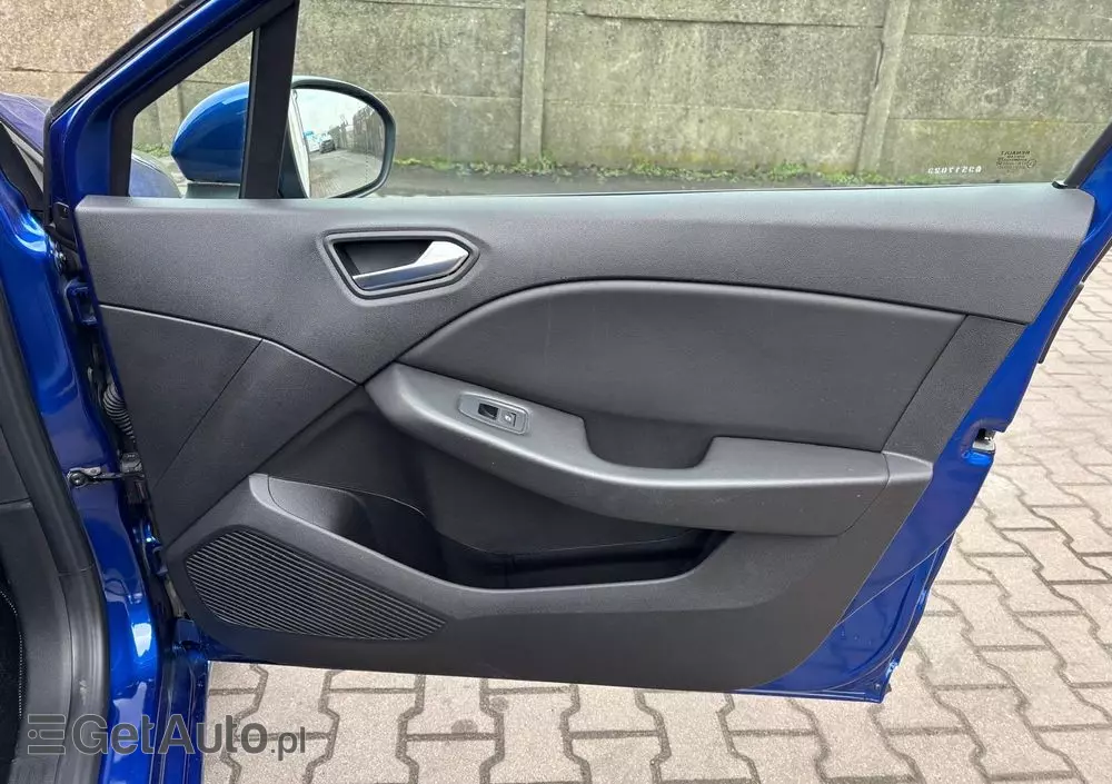 RENAULT Clio 1.0 TCe Intens