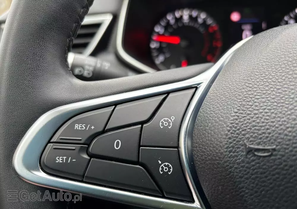 RENAULT Clio 1.0 TCe Intens