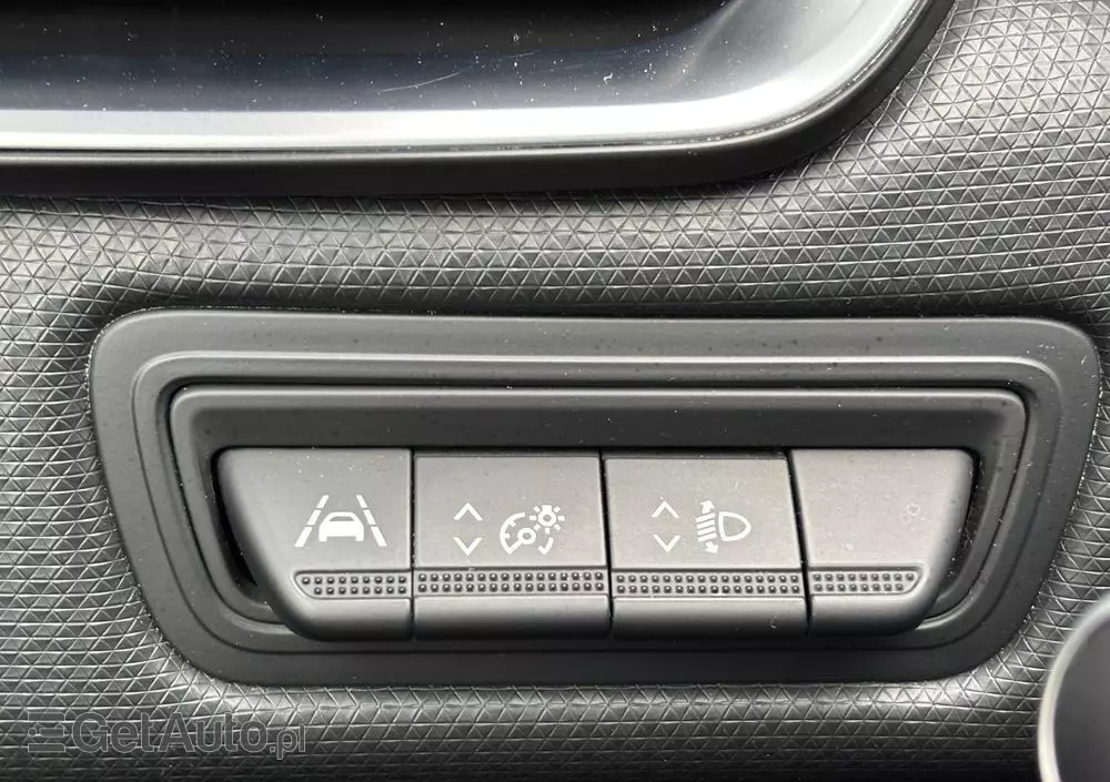 RENAULT Clio 1.0 TCe Intens