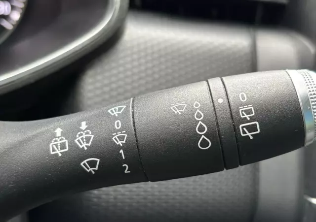 RENAULT Clio 1.0 TCe Intens