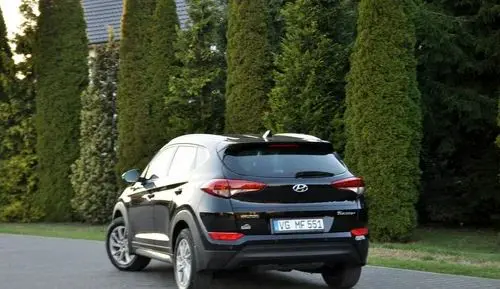 HYUNDAI Tucson 
