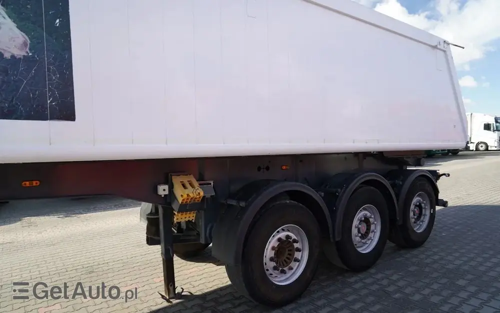 CARNEHL WYWROTKA / 26 m3 / ALUMINIOWA / OŚ PODNOSZONA / SAF / WAGA: 5 300 KG / 