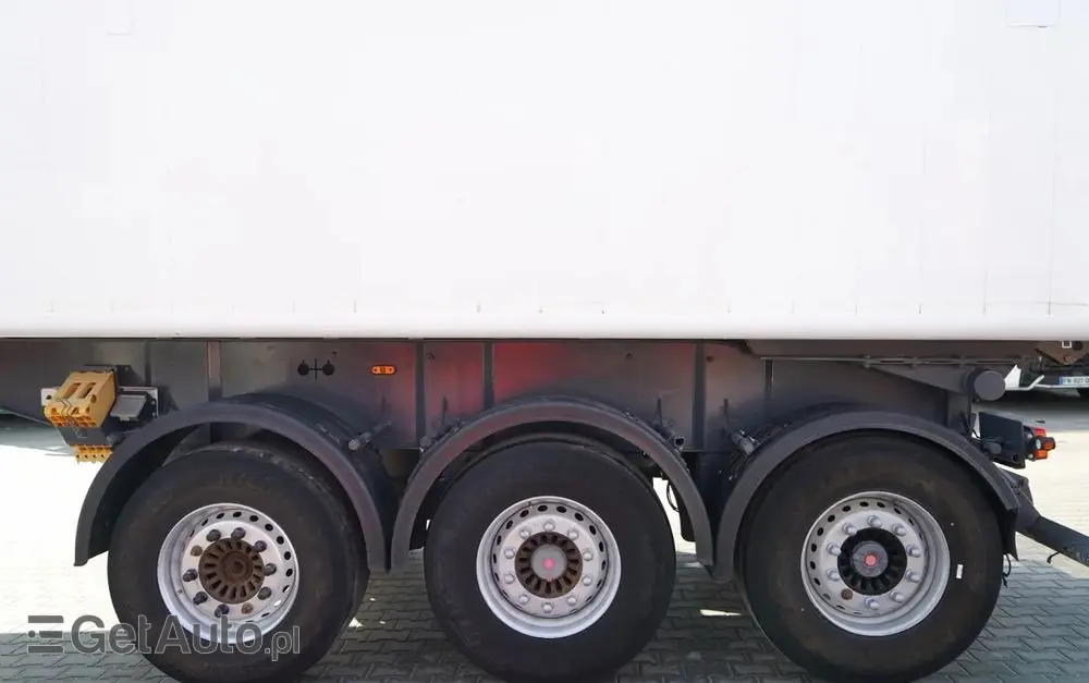 CARNEHL WYWROTKA / 26 m3 / ALUMINIOWA / OŚ PODNOSZONA / SAF / WAGA: 5 300 KG / 