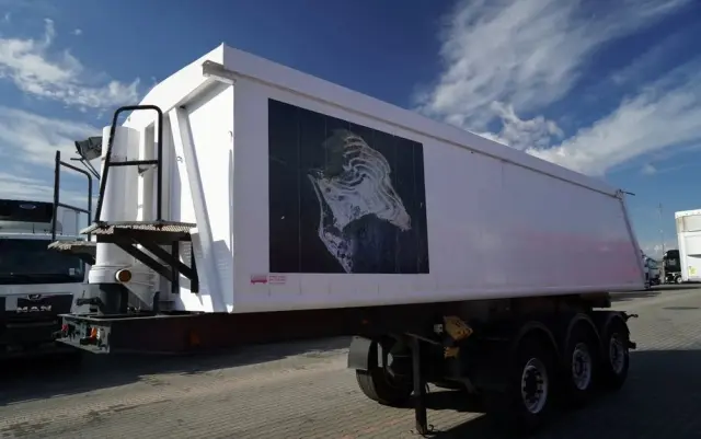 CARNEHL WYWROTKA / 26 m3 / ALUMINIOWA / OŚ PODNOSZONA / SAF / WAGA: 5 300 KG / 