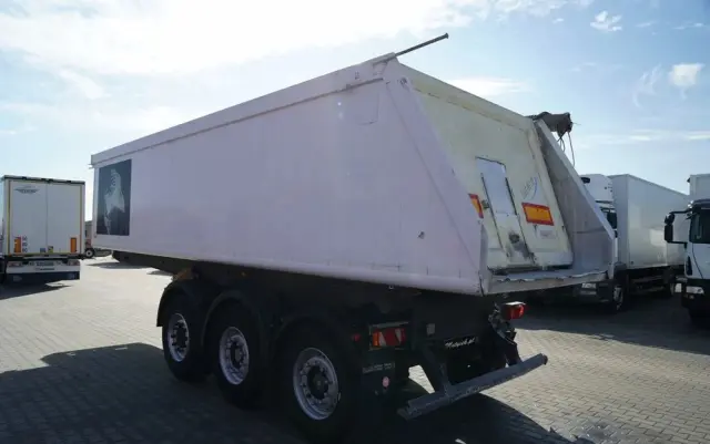 CARNEHL WYWROTKA / 26 m3 / ALUMINIOWA / OŚ PODNOSZONA / SAF / WAGA: 5 300 KG / 