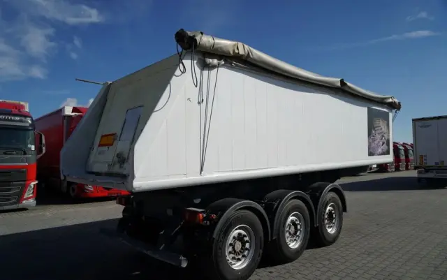 CARNEHL WYWROTKA / 26 m3 / ALUMINIOWA / OŚ PODNOSZONA / SAF / WAGA: 5 300 KG / 