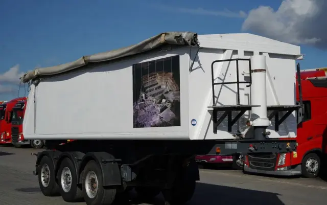 CARNEHL WYWROTKA / 26 m3 / ALUMINIOWA / OŚ PODNOSZONA / SAF / WAGA: 5 300 KG / 