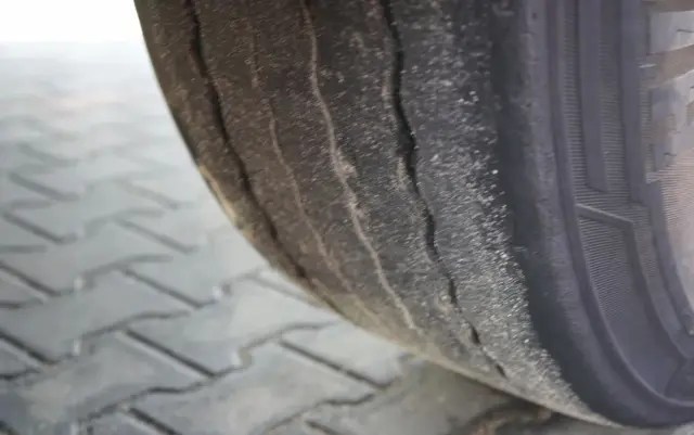 CARNEHL WYWROTKA / 26 m3 / ALUMINIOWA / OŚ PODNOSZONA / SAF / WAGA: 5 300 KG / 