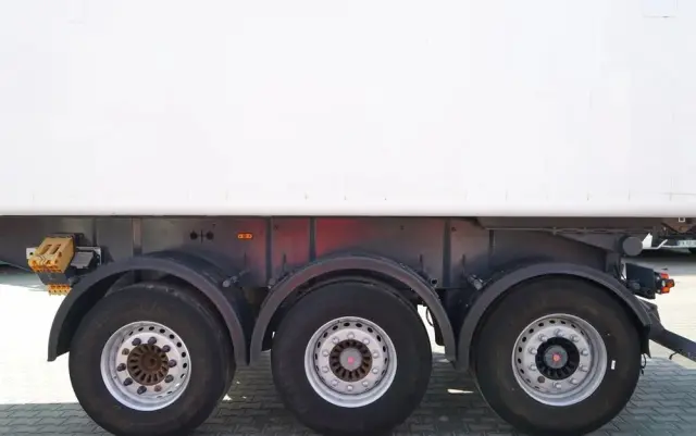 CARNEHL WYWROTKA / 26 m3 / ALUMINIOWA / OŚ PODNOSZONA / SAF / WAGA: 5 300 KG / 