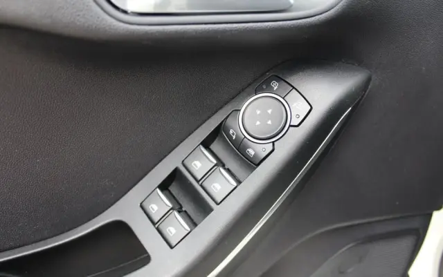 FORD Fiesta 1.0 EcoBoost S&S TITANIUM