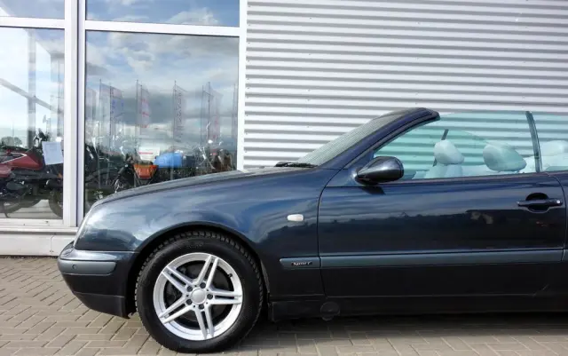 MERCEDES-BENZ CLK 320 Elegance