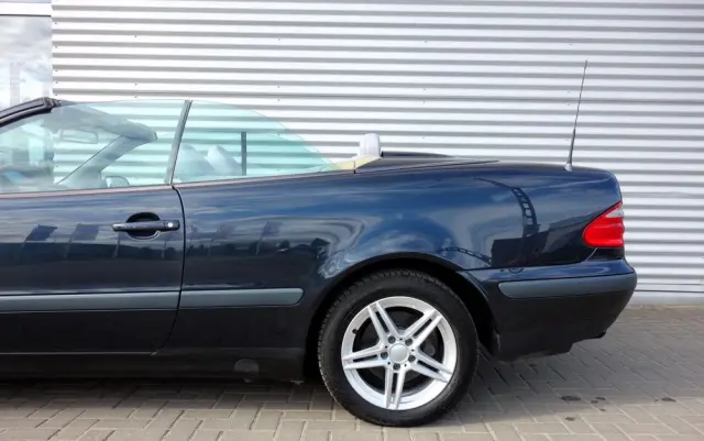 MERCEDES-BENZ CLK 320 Elegance