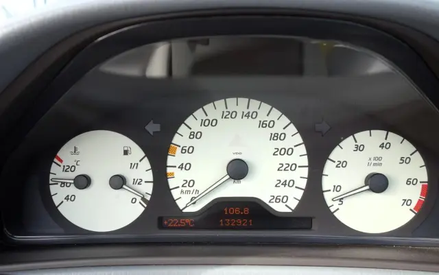 MERCEDES-BENZ CLK 320 Elegance