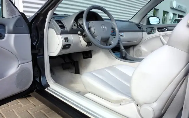 MERCEDES-BENZ CLK 320 Elegance