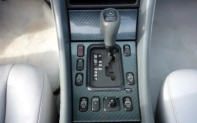 MERCEDES-BENZ CLK 320 Elegance