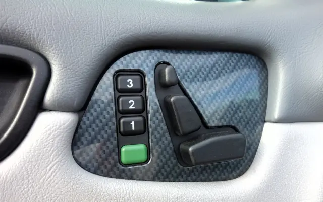 MERCEDES-BENZ CLK 320 Elegance