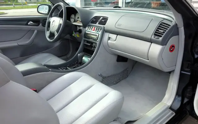 MERCEDES-BENZ CLK 320 Elegance