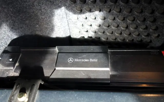 MERCEDES-BENZ CLK 320 Elegance