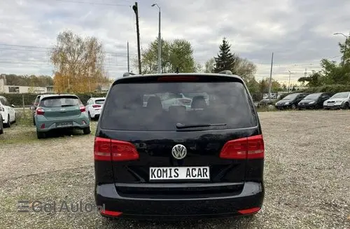 VOLKSWAGEN Touran 