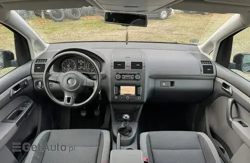 VOLKSWAGEN Touran 