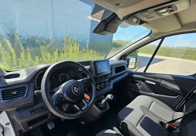 RENAULT TRAFIC 