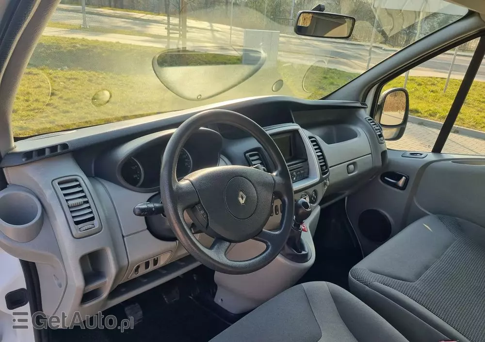 RENAULT Trafic 